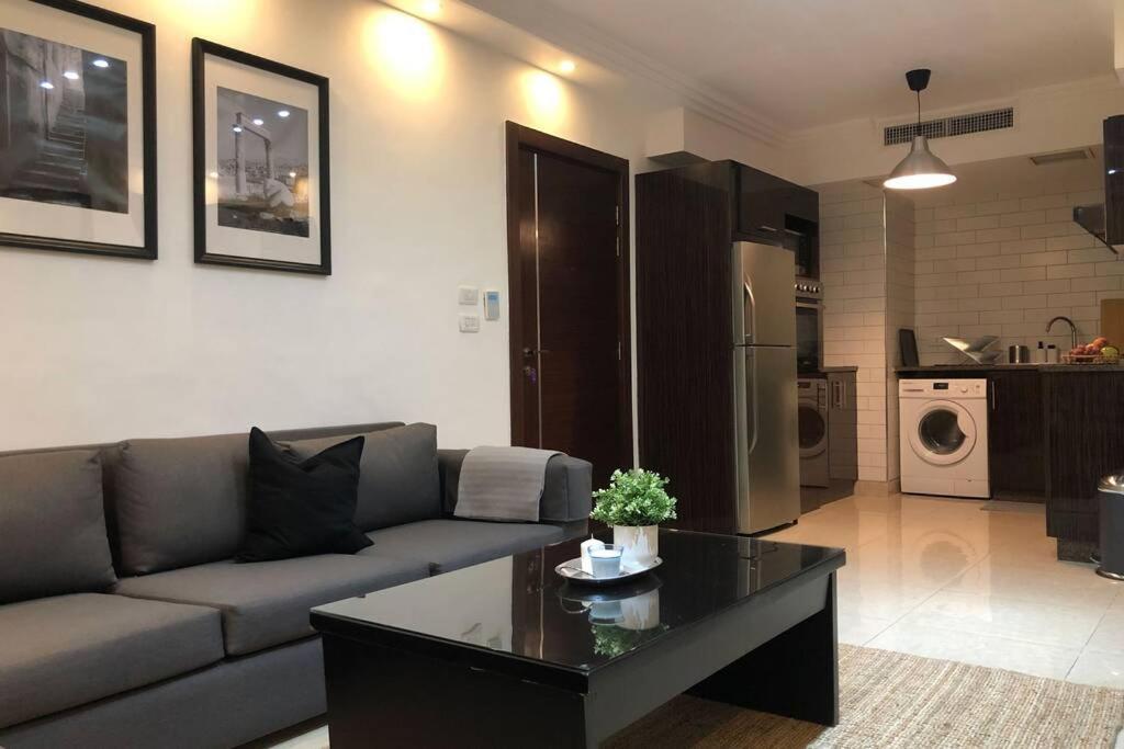 Luxury Apartment In Awesome Location In Amman Esterno foto