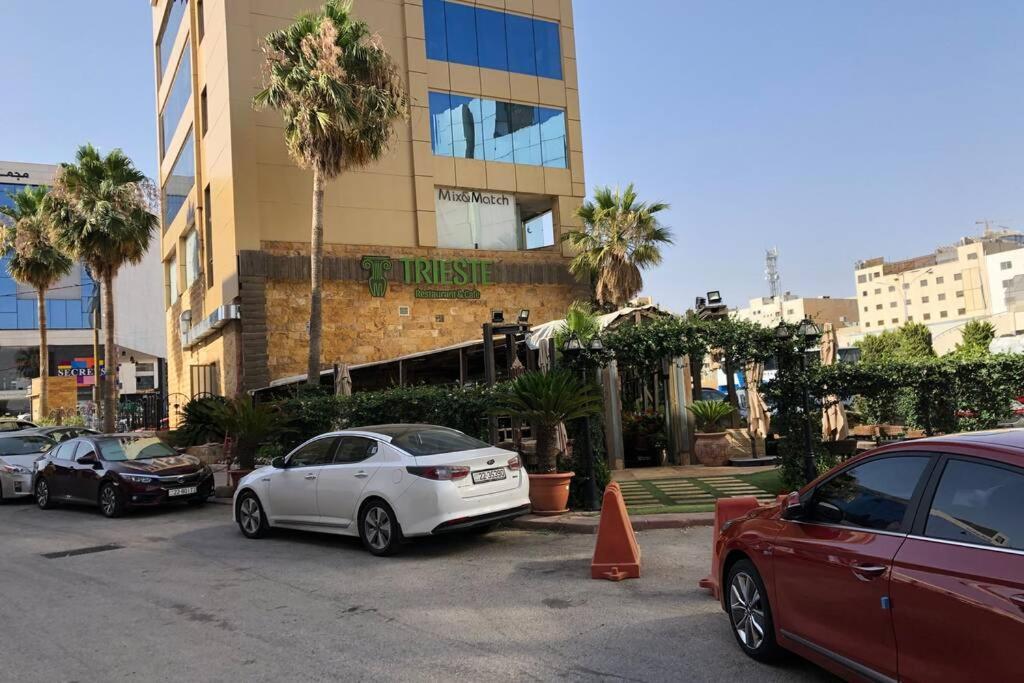Luxury Apartment In Awesome Location In Amman Esterno foto